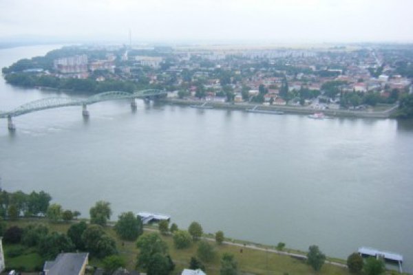 Ungaria, în alertă: sunt aşteptate inundaţii puternice pe Dunăre